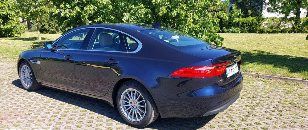 Jaguar XF cena 84900 przebieg: 198000, rok produkcji 2019 z Kwidzyn małe 106